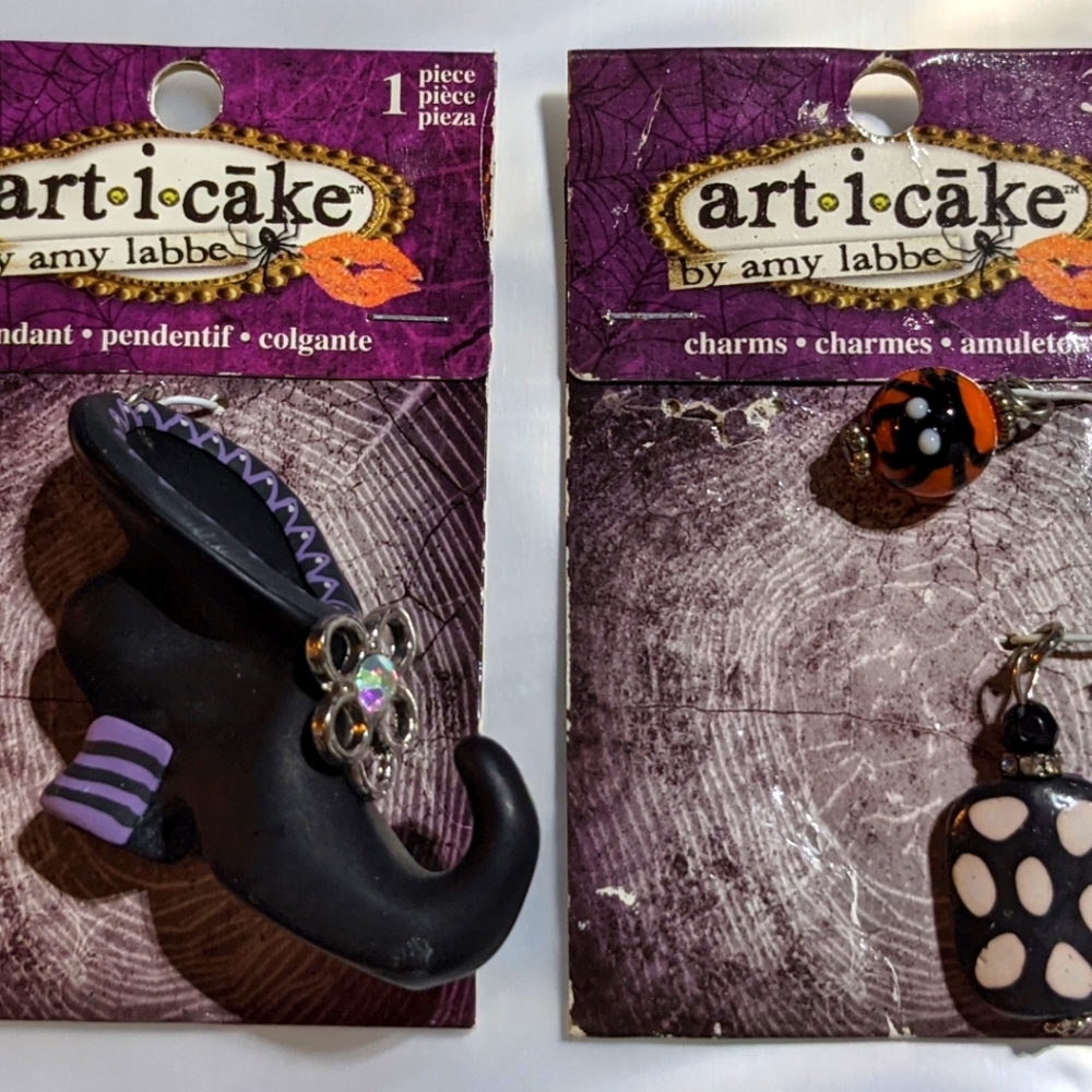 Art-i-cake Witches Shoe jewelry making piece + two bonus pieces